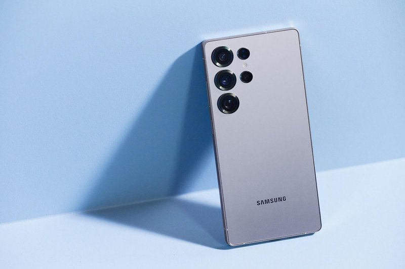 Samsung Galaxy S25 serija postavlja merila za telefone z umetno inteligenco kot resničnim UI sopotnikom