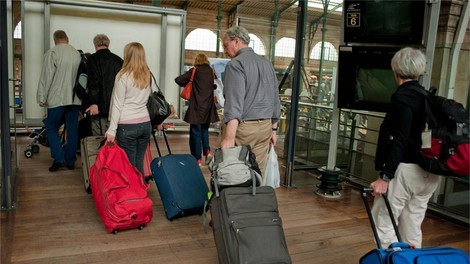 Prestrašeni turisti množično odpovedujejo potovanja v priljubljeno državo: kriva je srhljiva napoved